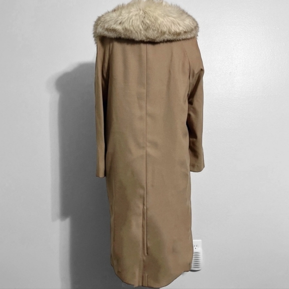 Lorandale Pure Wool 3 Button Coat w/Genuine Fox Fur Collar, Beige/Tan - Picture 3 of 12